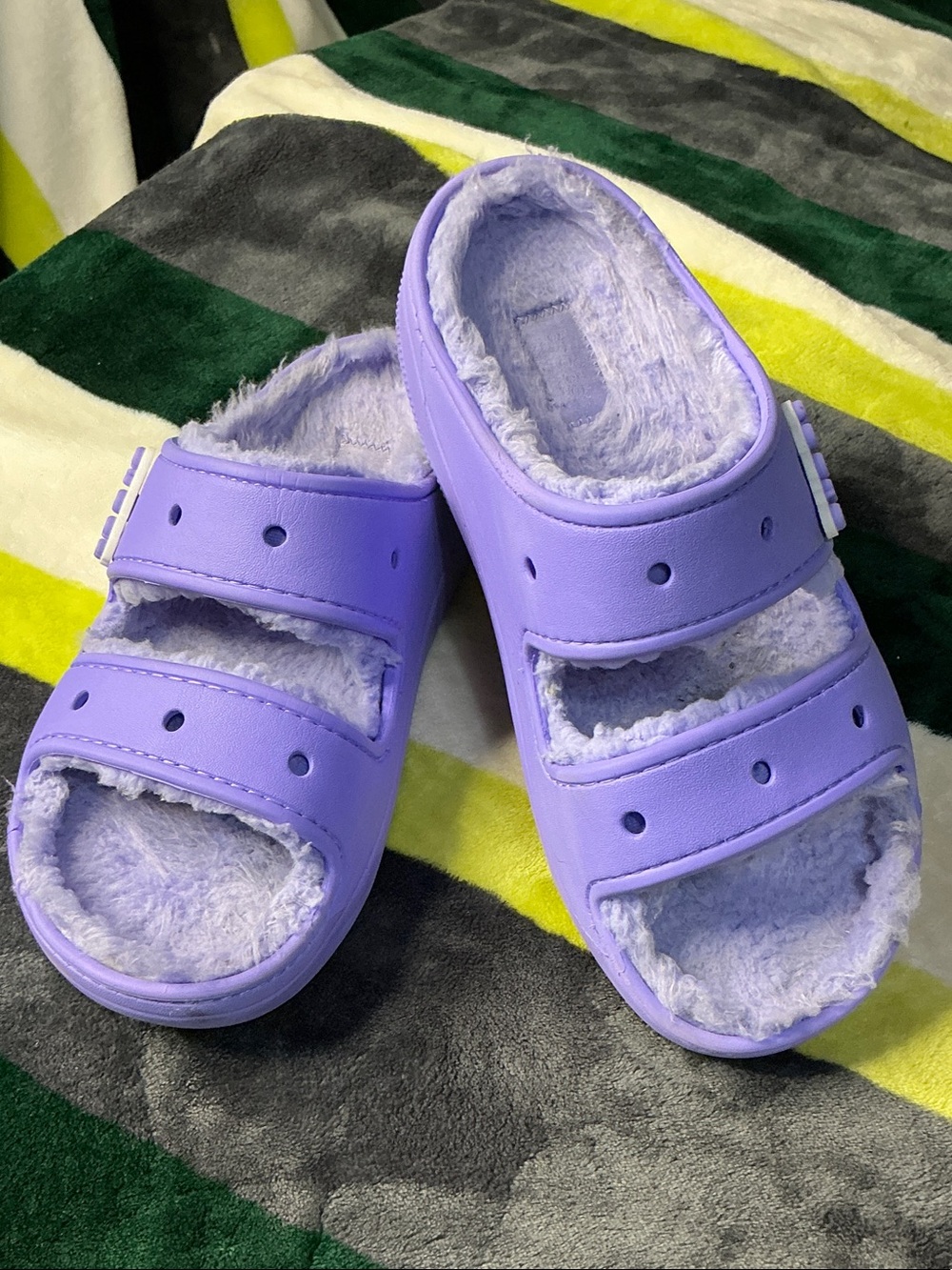 CROCS Women’s Classic Cozzy Lilac Fuzzy Double-Strap Slide Sandals Size 9